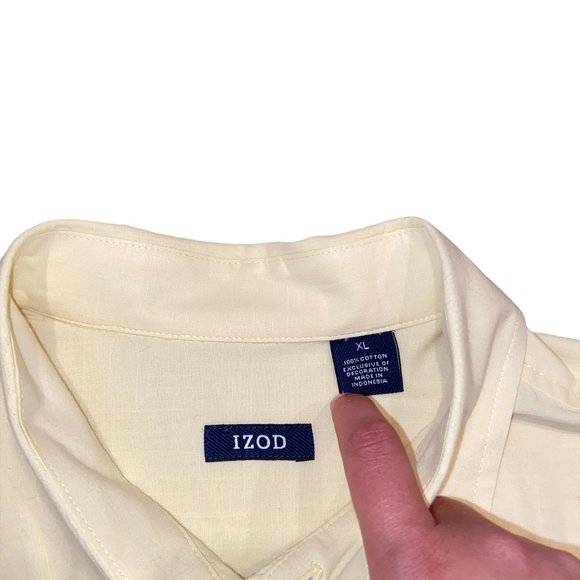 IZOD Yellow Short Sleeve Button Up, Men's Extra Large (XL) - Picture 4 of 9